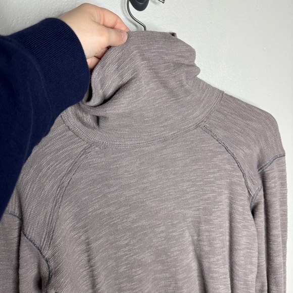 Free People We the Free - Split Back Turtleneck Ribbed Sweater
Oversized - Picture 6 of 10